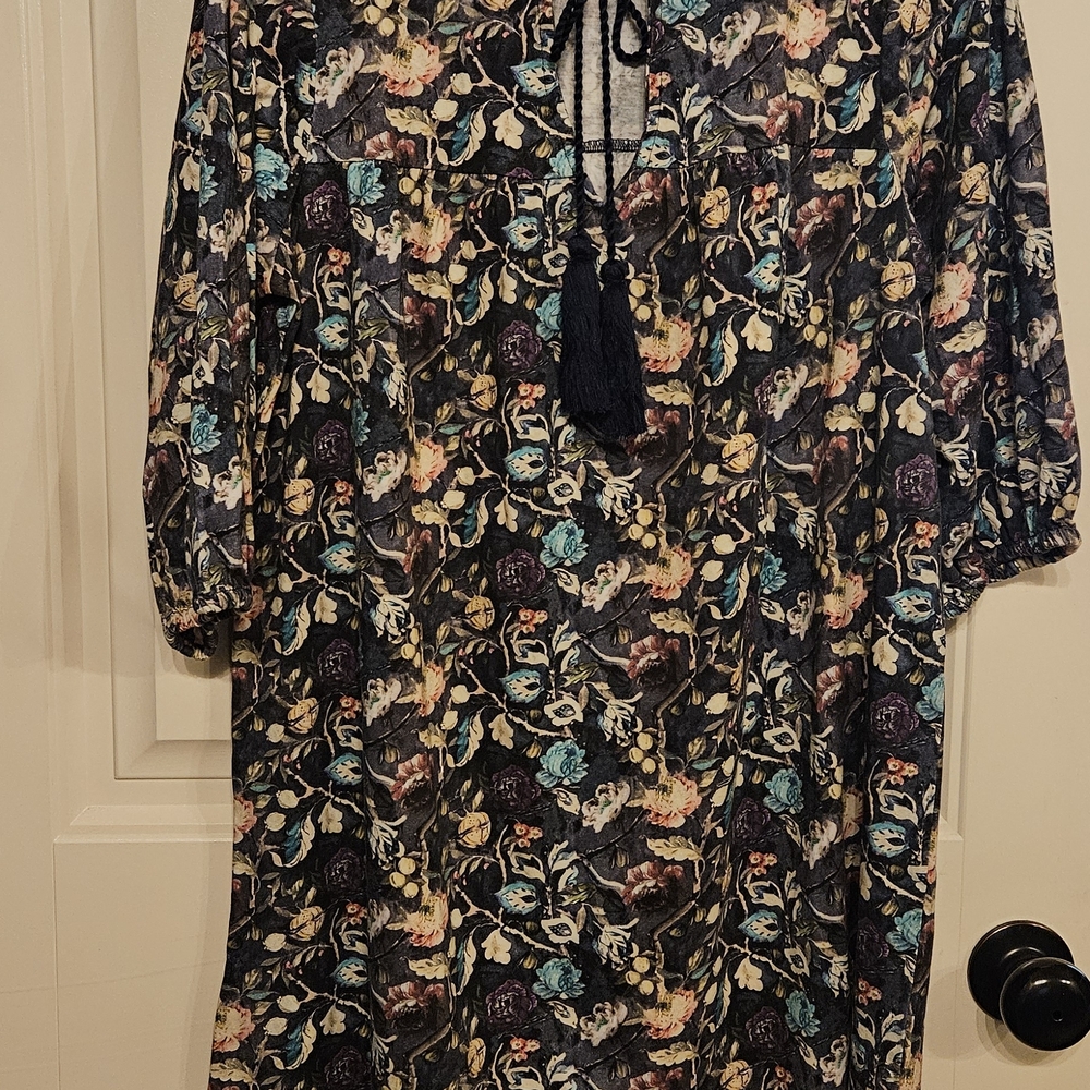 Natural Life Floral Tunic Dress with Tassel Accent NWT